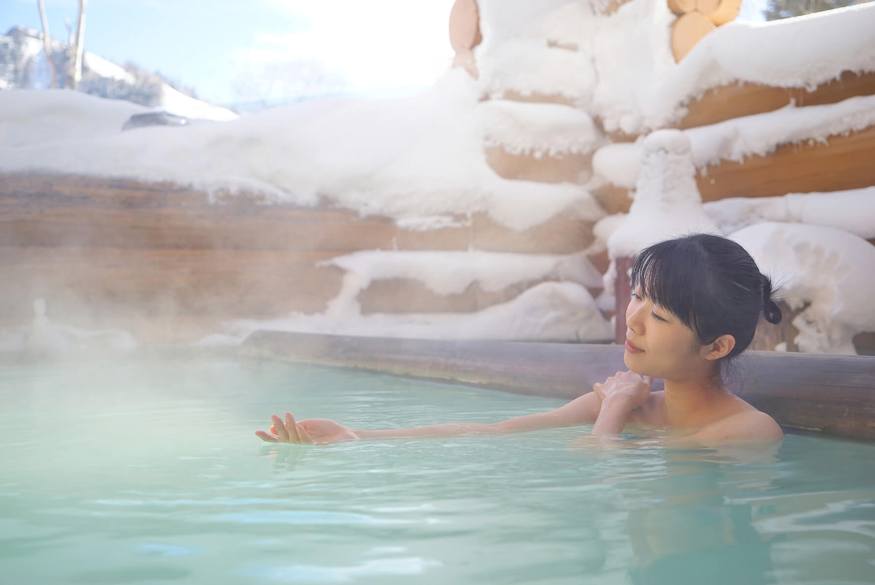 モデル　冬の露天風呂